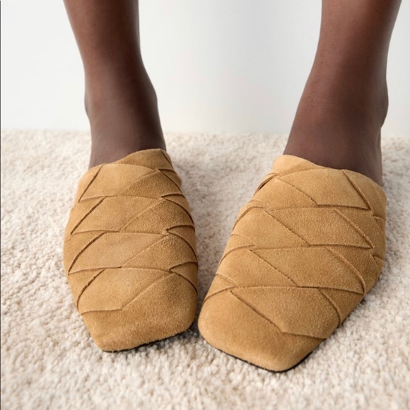 Suede Wowen - Picture 1 of 4